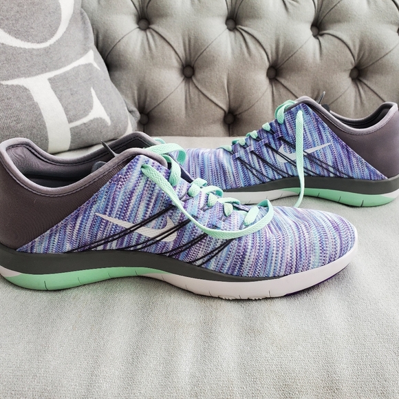 NIKE training shoes - size US 7.5 - Picture 2 of 5